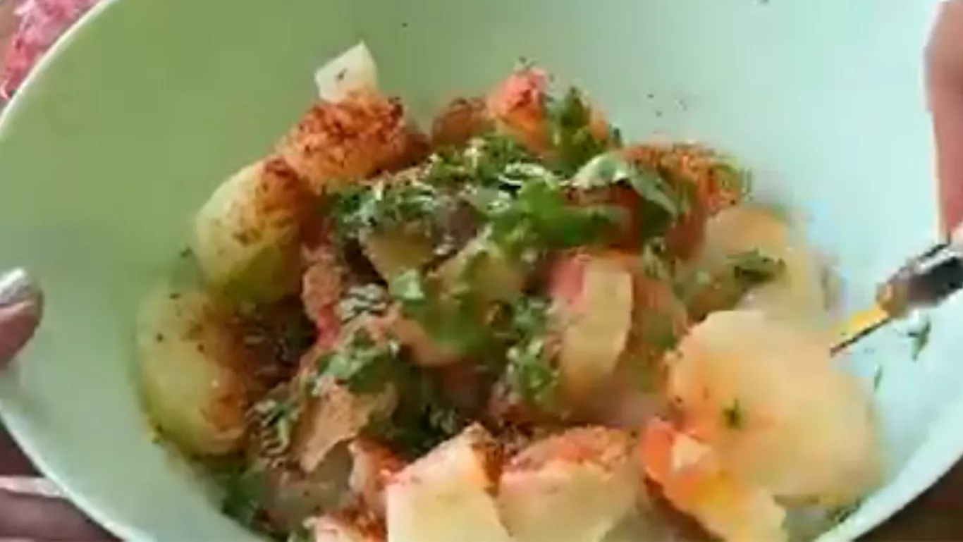 Winter special chaat with sweet potato chaat and amrood tamatar chaat 2